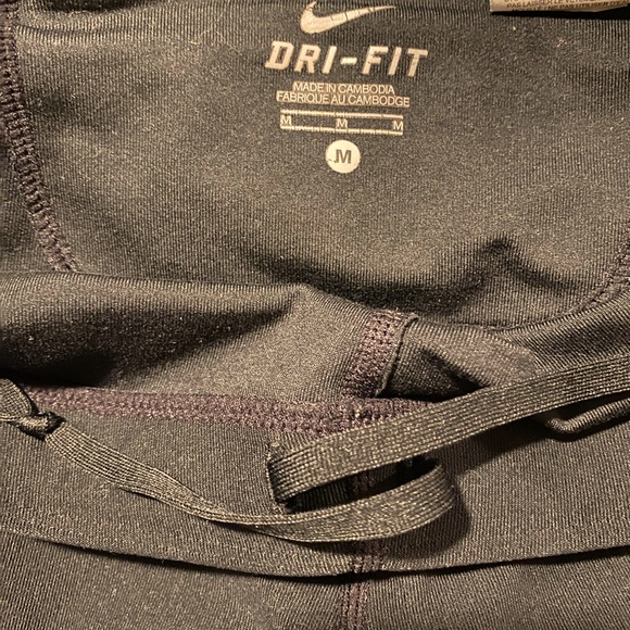 Nike Dri-Fit Capri Leggings Size M - Picture 3 of 3